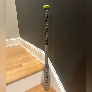 Baseball bat. Louisville slugger 29” -13